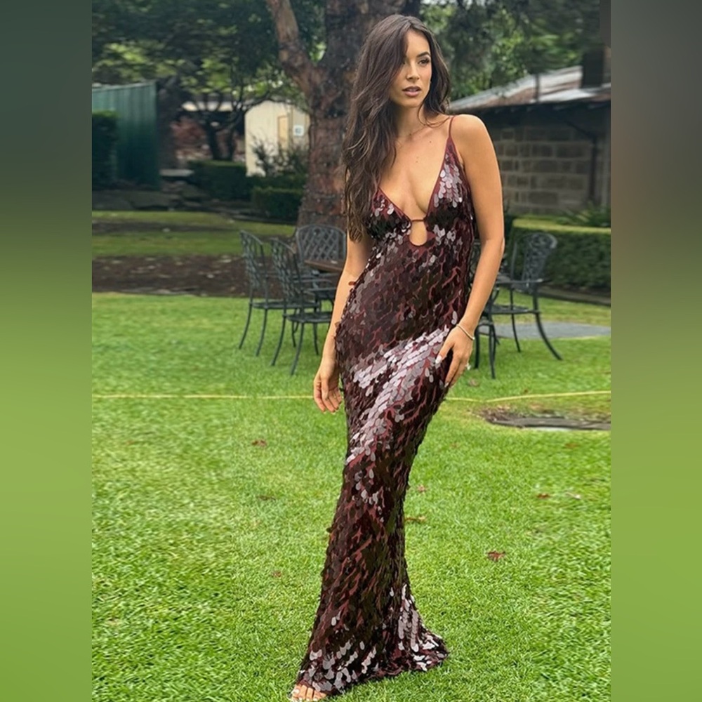 Elegant Sequin Maxi Dress in Burgundy